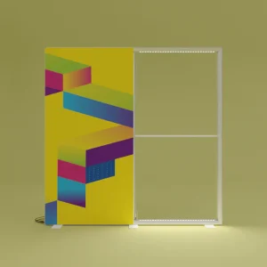 PIXLIP GO Print Block UV Leuchtwand mit bedrucktem, farbenfrohem Stoffbanner links und unbespanntem Rahmen mit LED-Beleuchtung rechts.